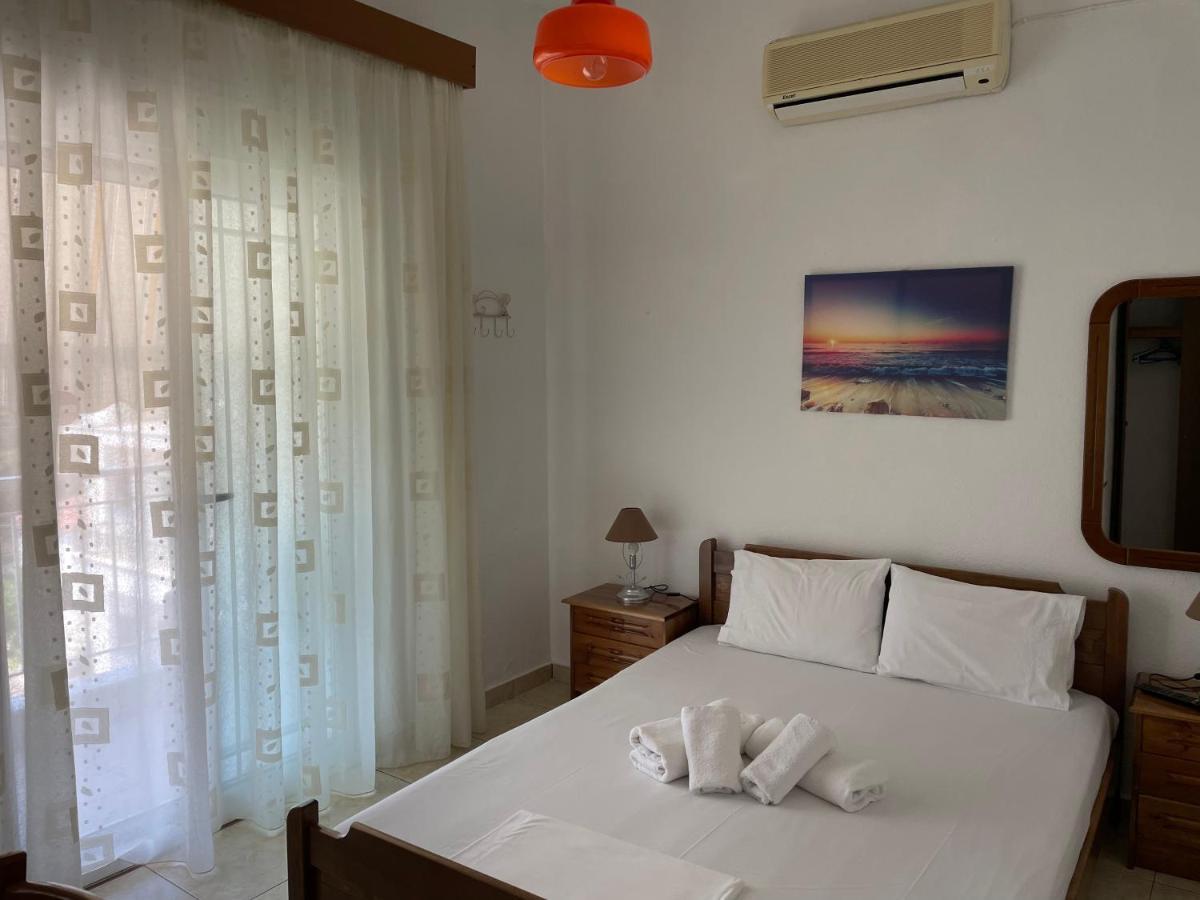 Nikos Rooms Nea Peramos  Exterior photo