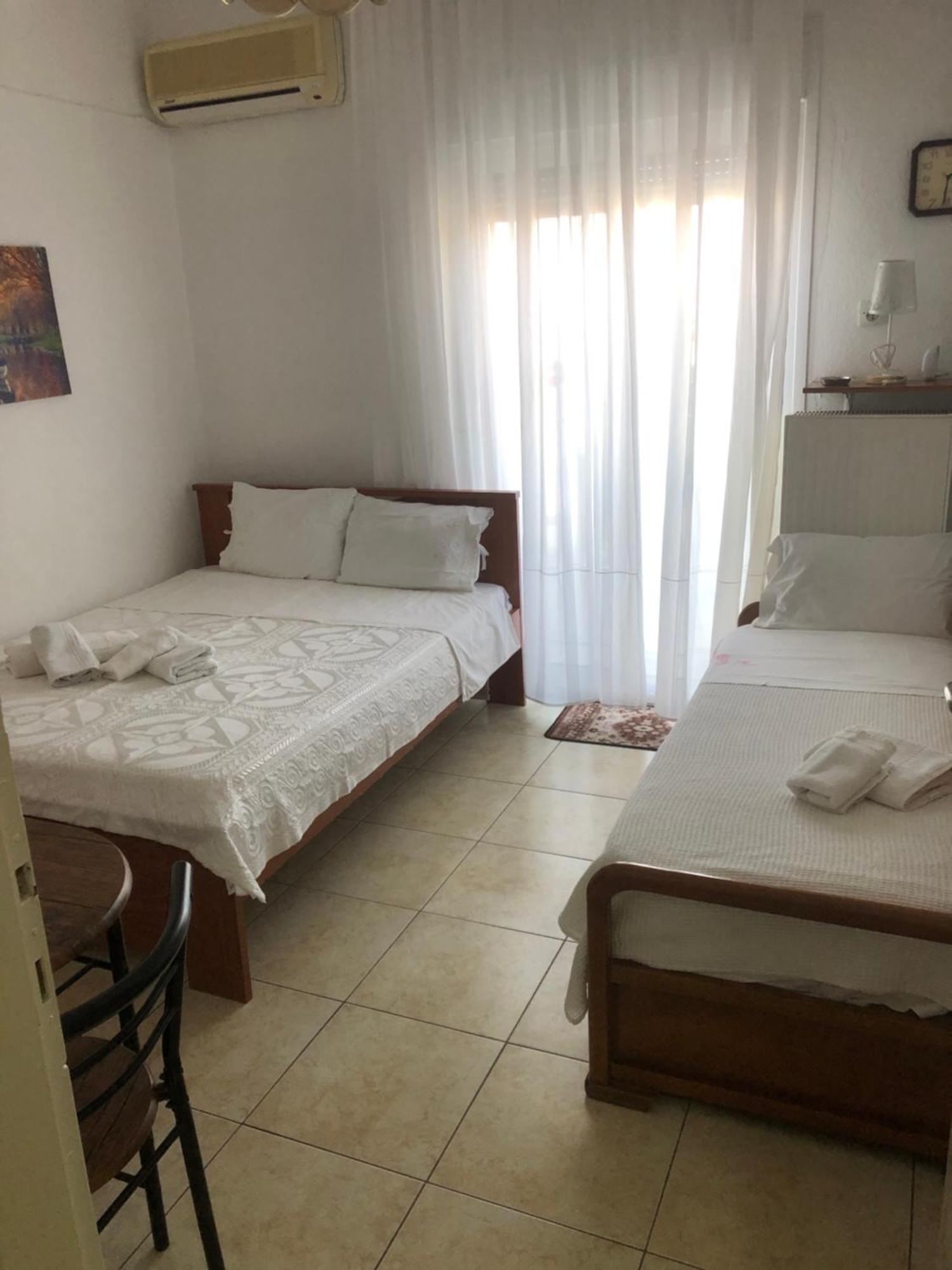Nikos Rooms Nea Peramos  Exterior photo